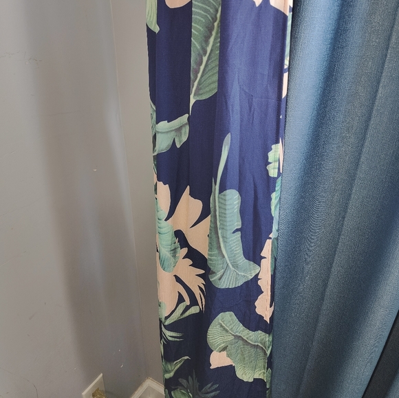 NWOT Gorgeous Floral Dress - Picture 11 of 11